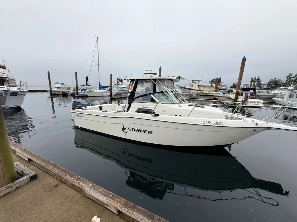 Live Life Coastal’s Seaswirl Striper walkaround at the marina